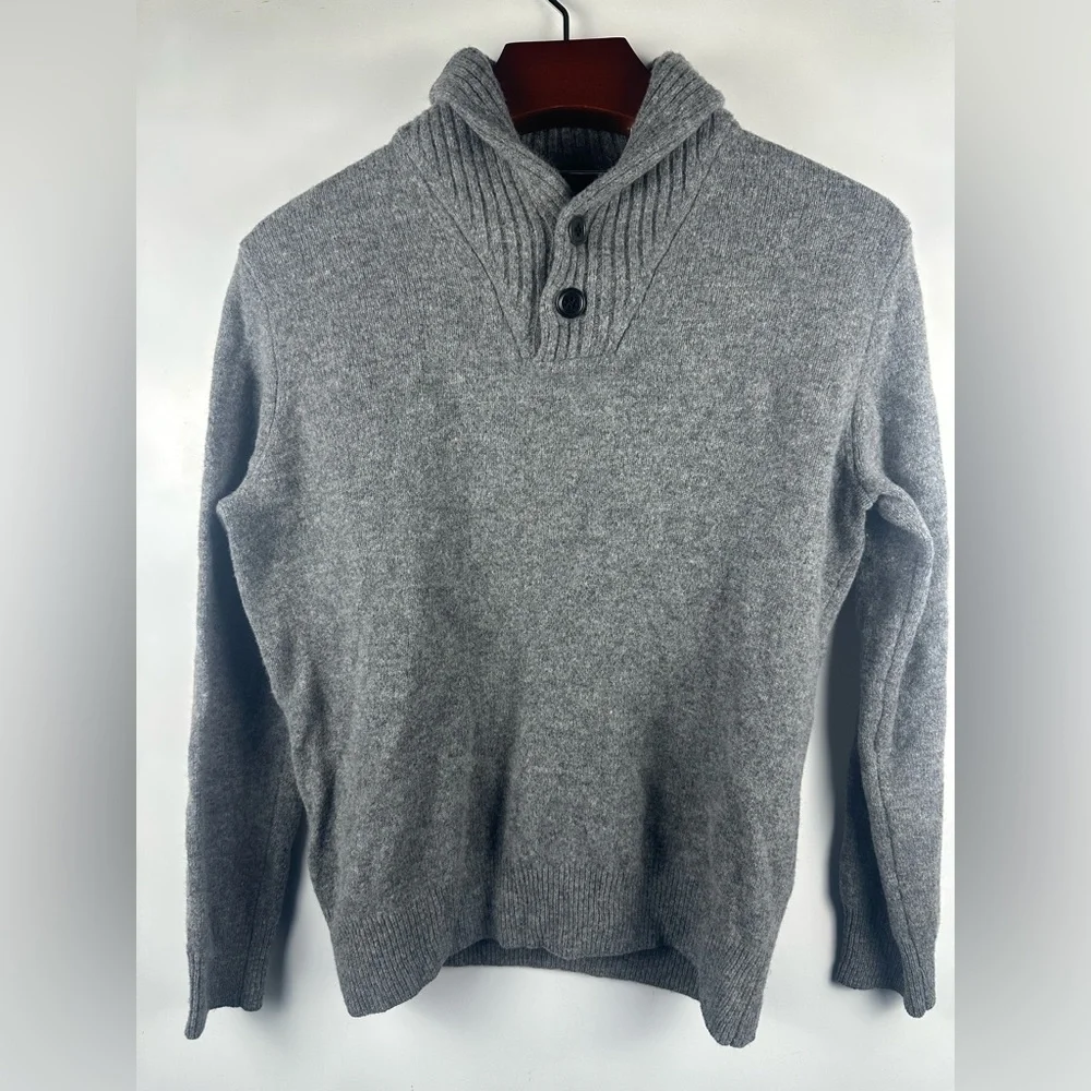 J Crew‎ Men’s Sweater Size M 100% Lambswool Collared 2 Button